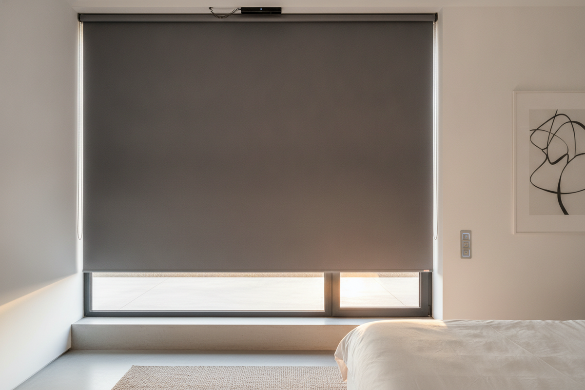 Blockout Roller Blind Architecture: Opacity Mechanics, Perimeter Light Gaps, and Smart Motorization